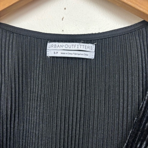 Urban Outfitters Smitten Ribbed Peplum Top - Picture 6 of 11